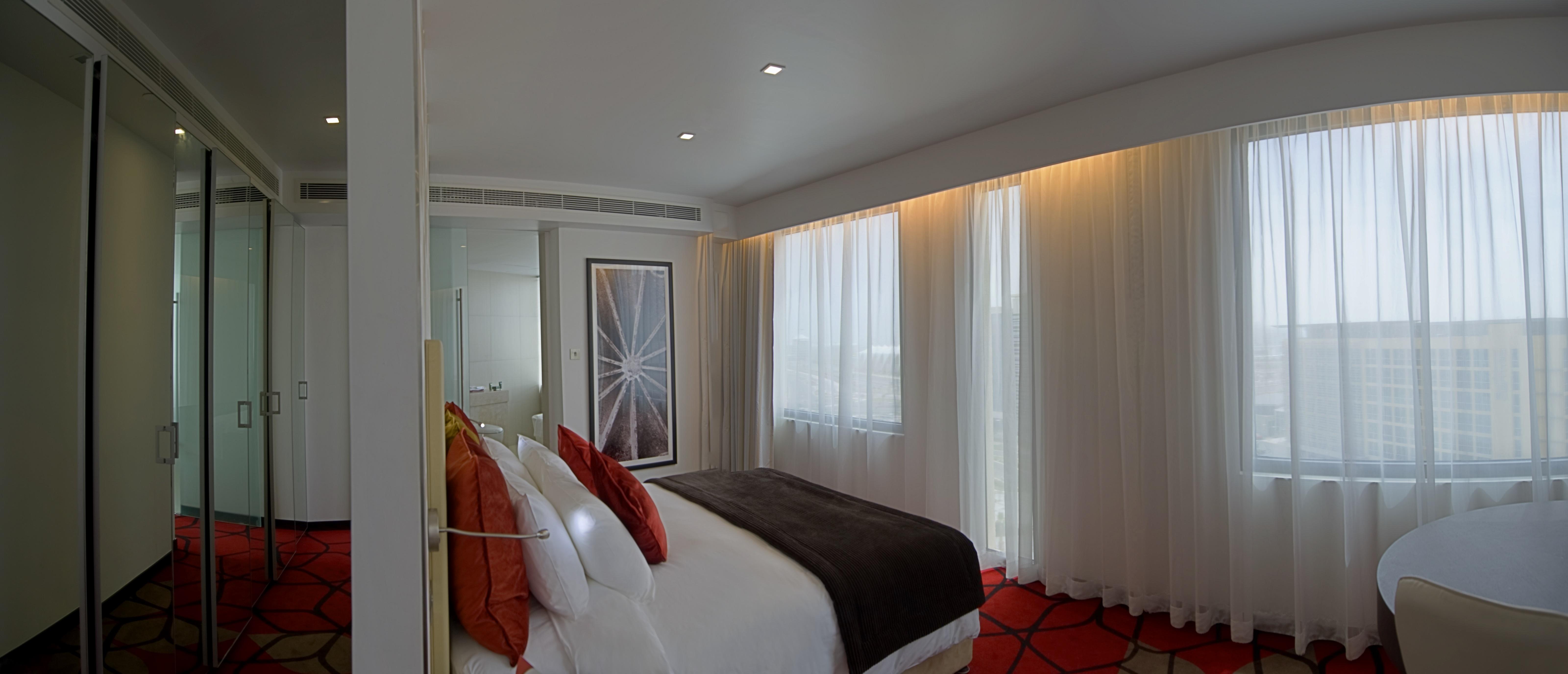 คราวน์ พลาซา อาบูดาบี ยาสไอส์แลนด์ Hotel ภายนอก รูปภาพ