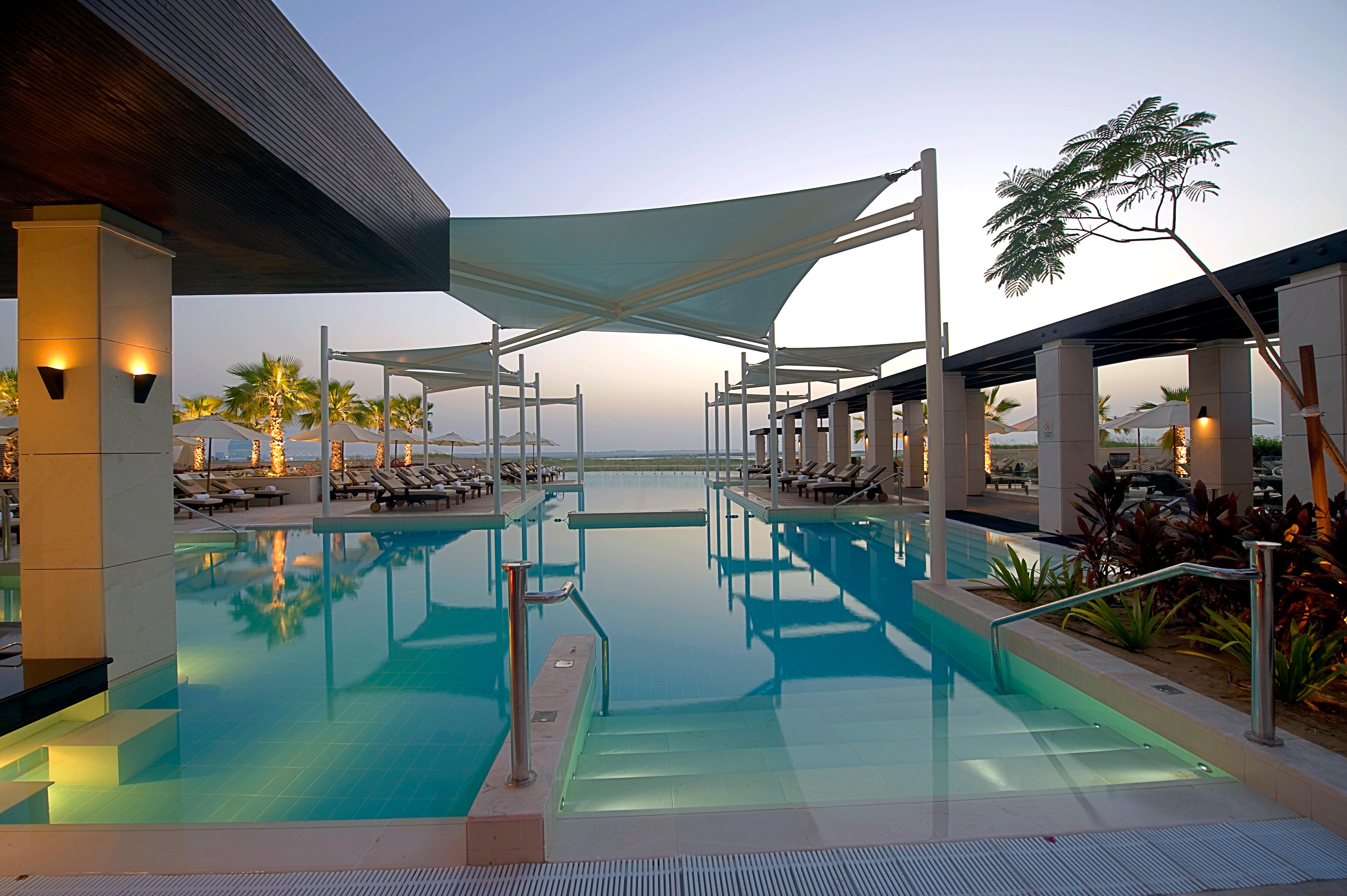 คราวน์ พลาซา อาบูดาบี ยาสไอส์แลนด์ Hotel ภายนอก รูปภาพ