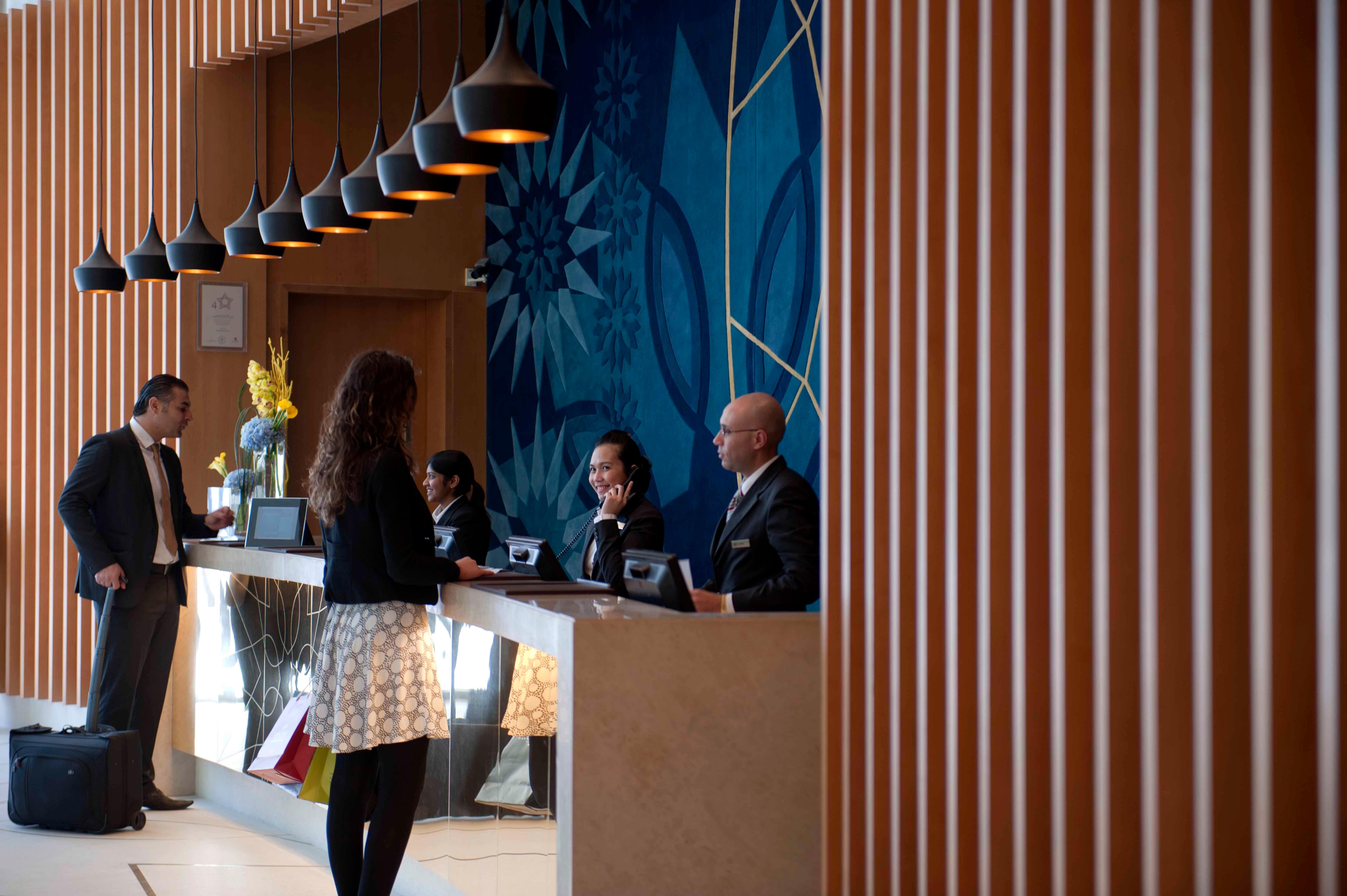 คราวน์ พลาซา อาบูดาบี ยาสไอส์แลนด์ Hotel ภายนอก รูปภาพ