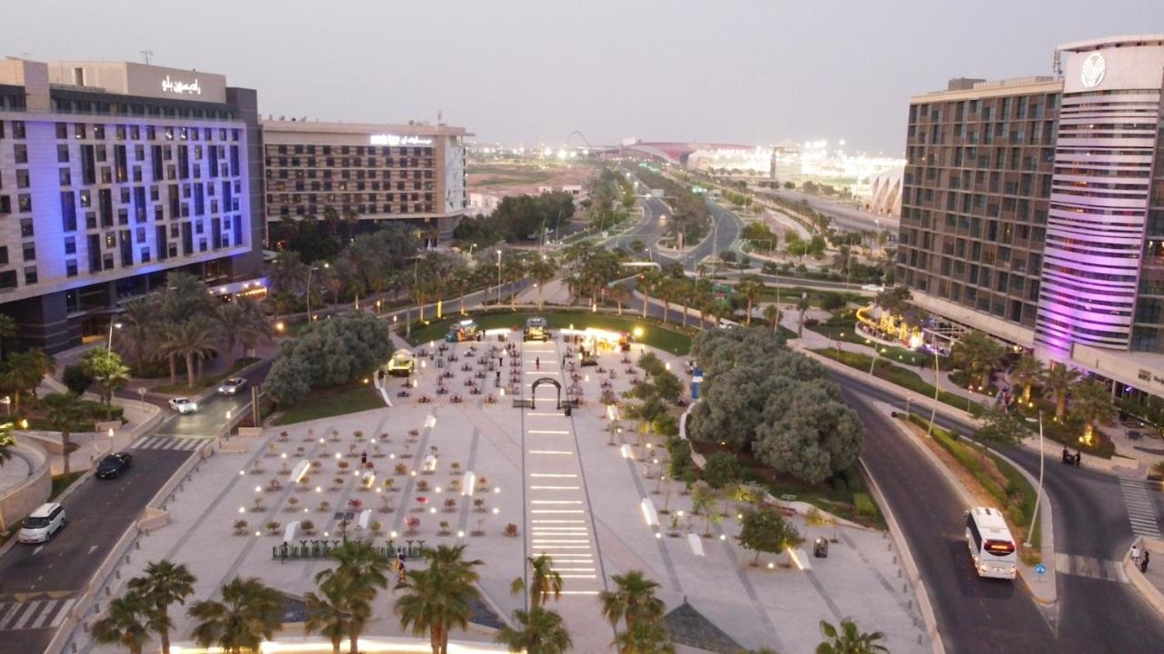 คราวน์ พลาซา อาบูดาบี ยาสไอส์แลนด์ Hotel ภายนอก รูปภาพ